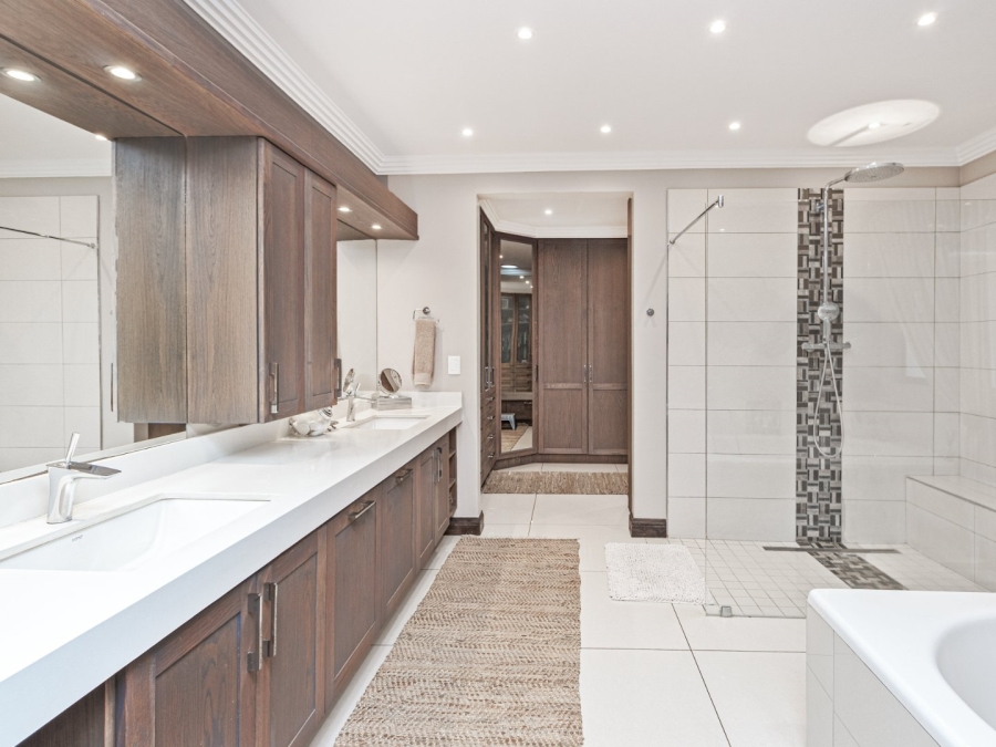 5 Bedroom Property for Sale in Pecanwood Estate North West
